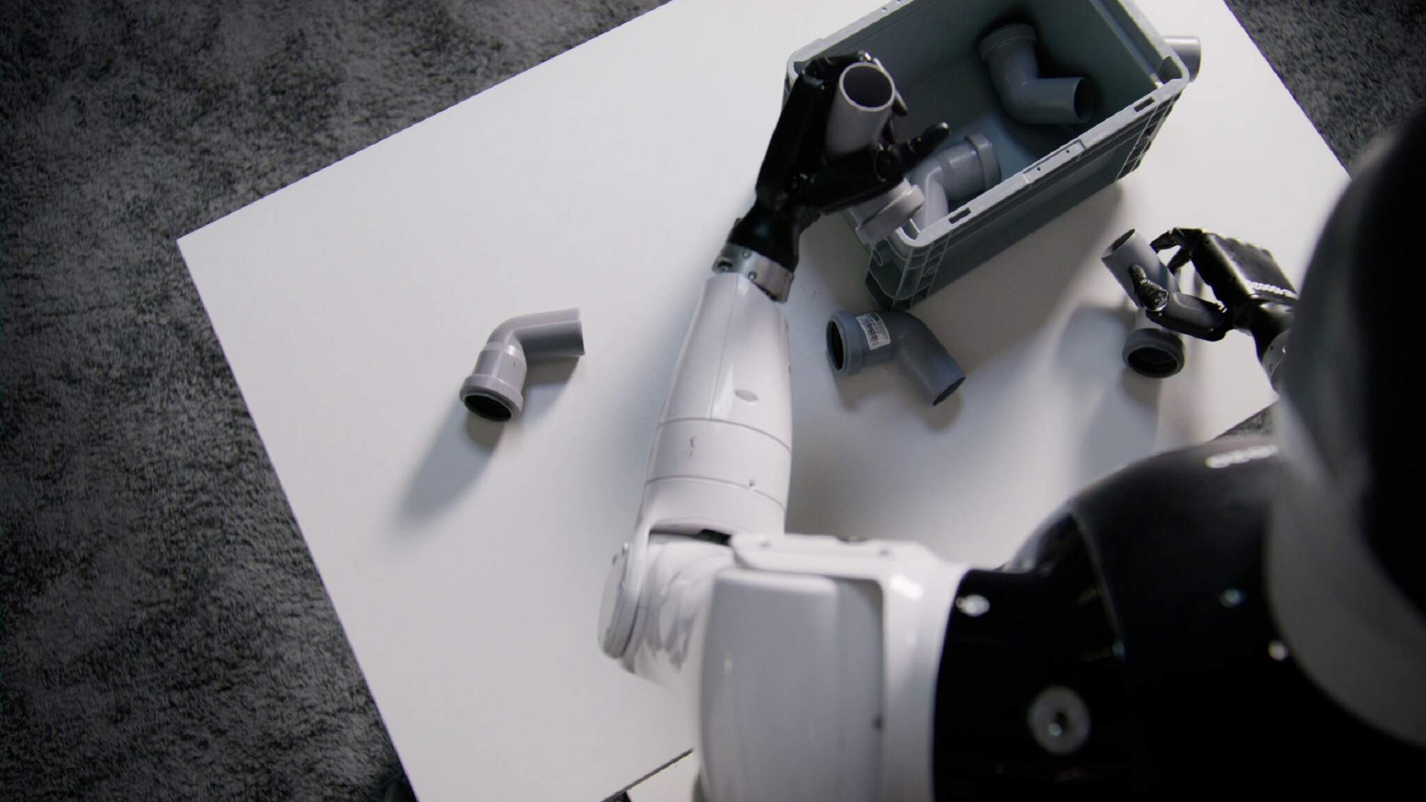 İnsansı robot prototipleri son yıllarda b&uuml;y&uuml;k gelişme g&ouml;sterdi. Fotoğraf: NEURA Robotics