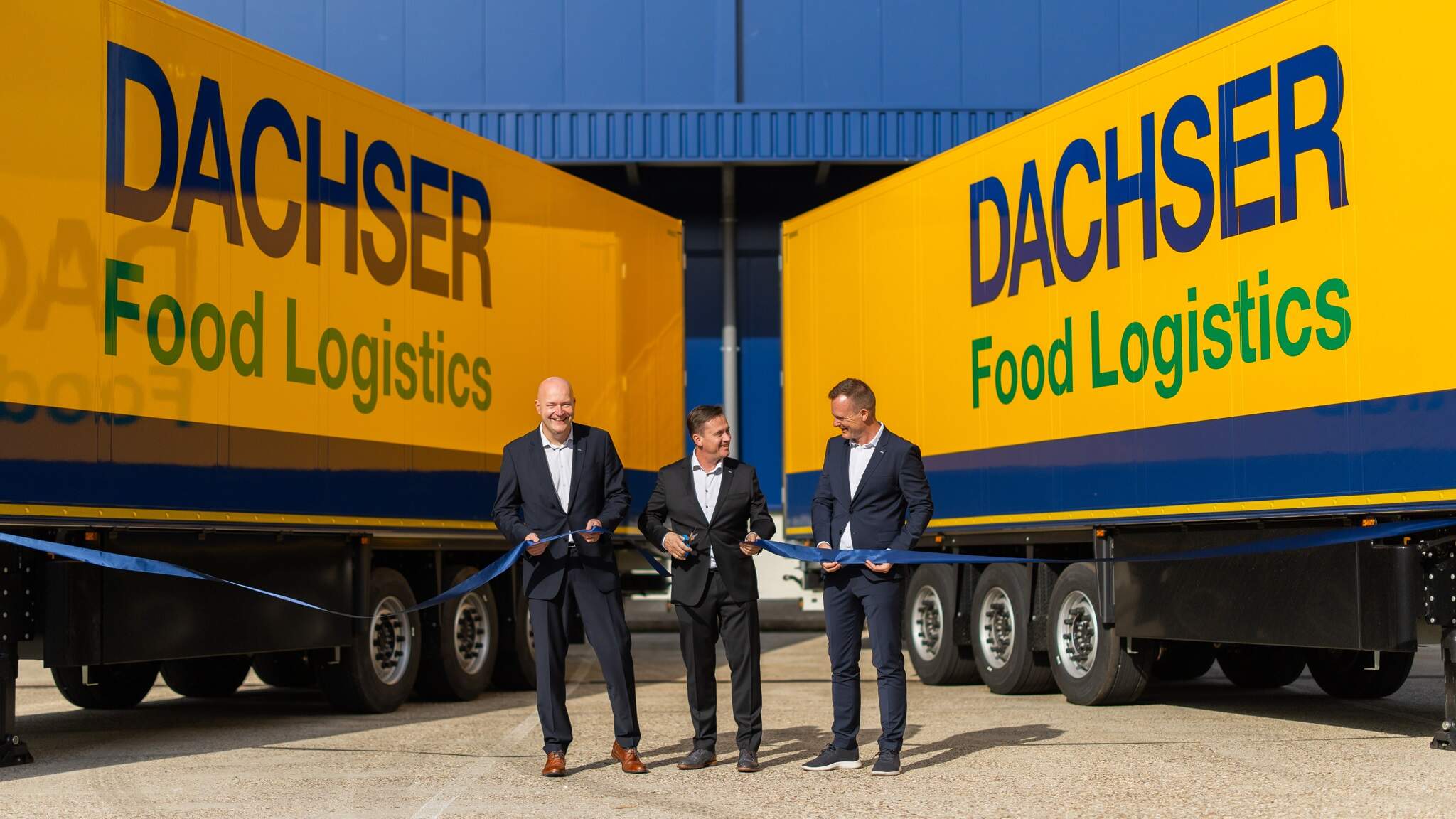 Soldan sağa: Barry Stegeman, DACHSER Netherlands Food Logistics &Uuml;lke M&uuml;d&uuml;r&uuml;; Niels Tieleman, Food Logistics Waddinxveen Şube M&uuml;d&uuml;r&uuml;; ve Stefan Behrendt, Food Logistics Genel M&uuml;d&uuml;r&uuml;, Waddinxveen'deki resmi a&ccedil;ılış t&ouml;reninde.