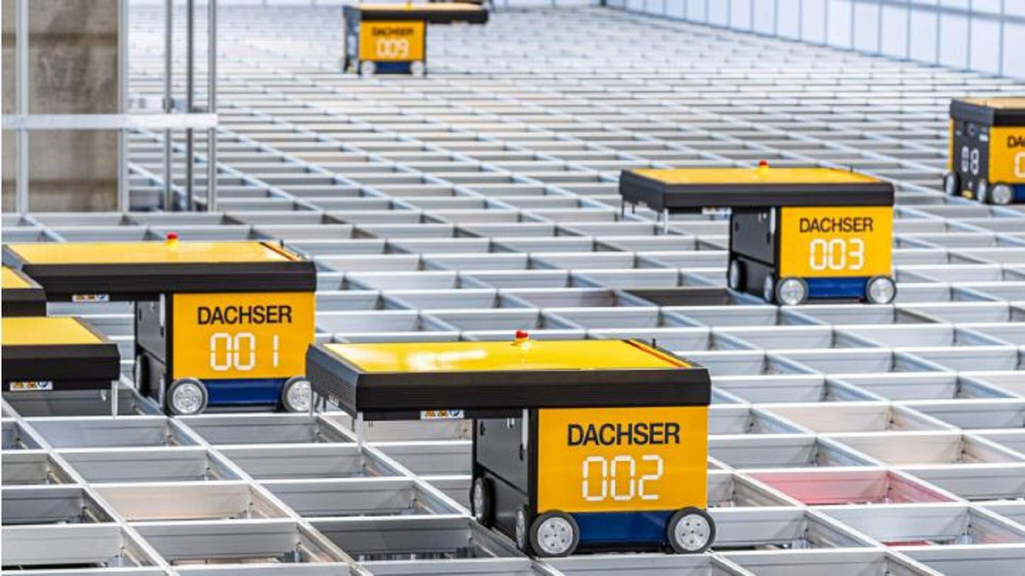 Karlsruhe lojistik merkezindeki AutoStore, DACHSER'de bir ilk. Karlsruhe lojistik merkezindeki AutoStore, DACHSER'de bir ilk.